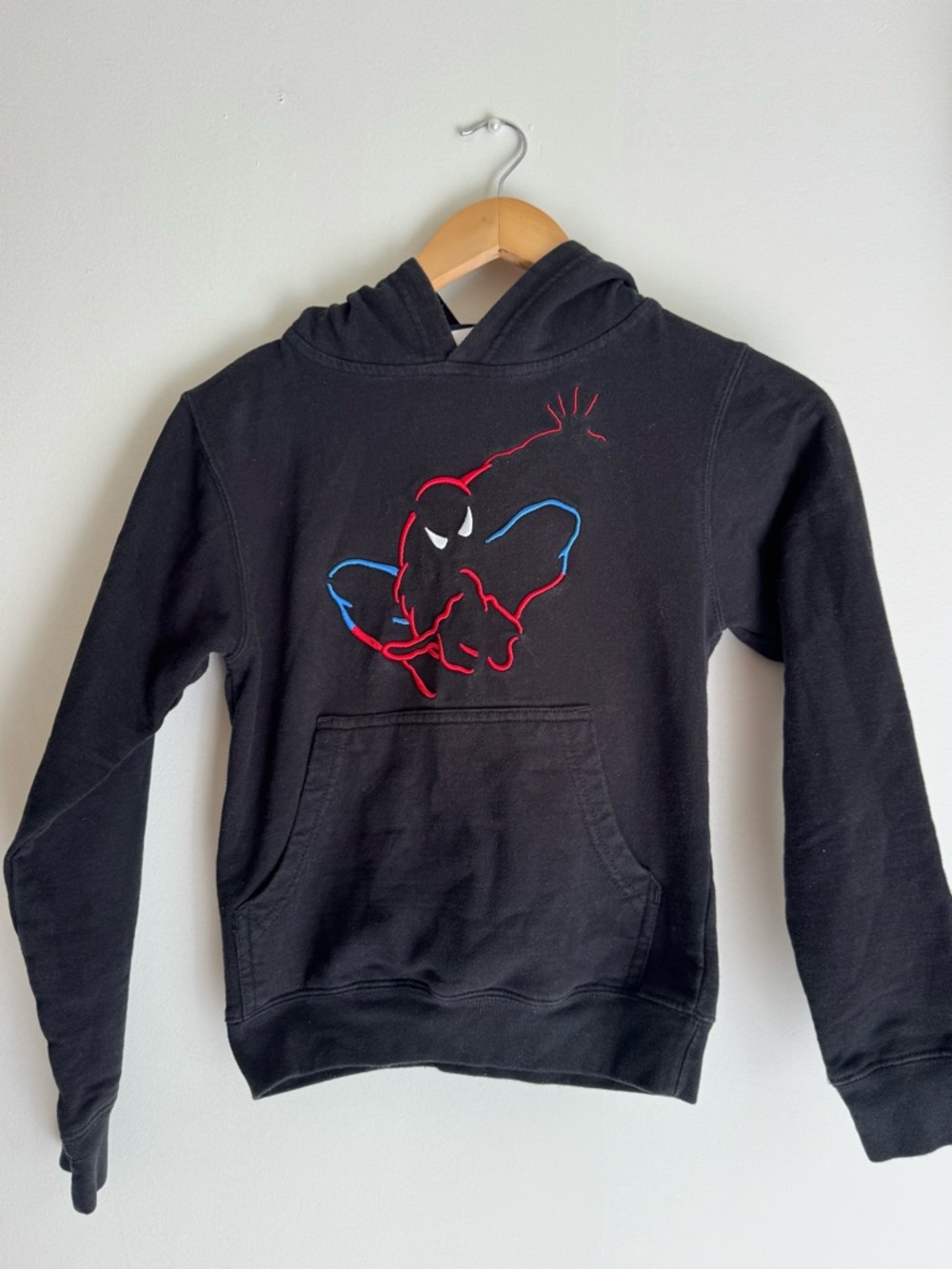 Boys Marvel Spider-Man Hoodie Universal Studios Size Y fits 6/7 year old.